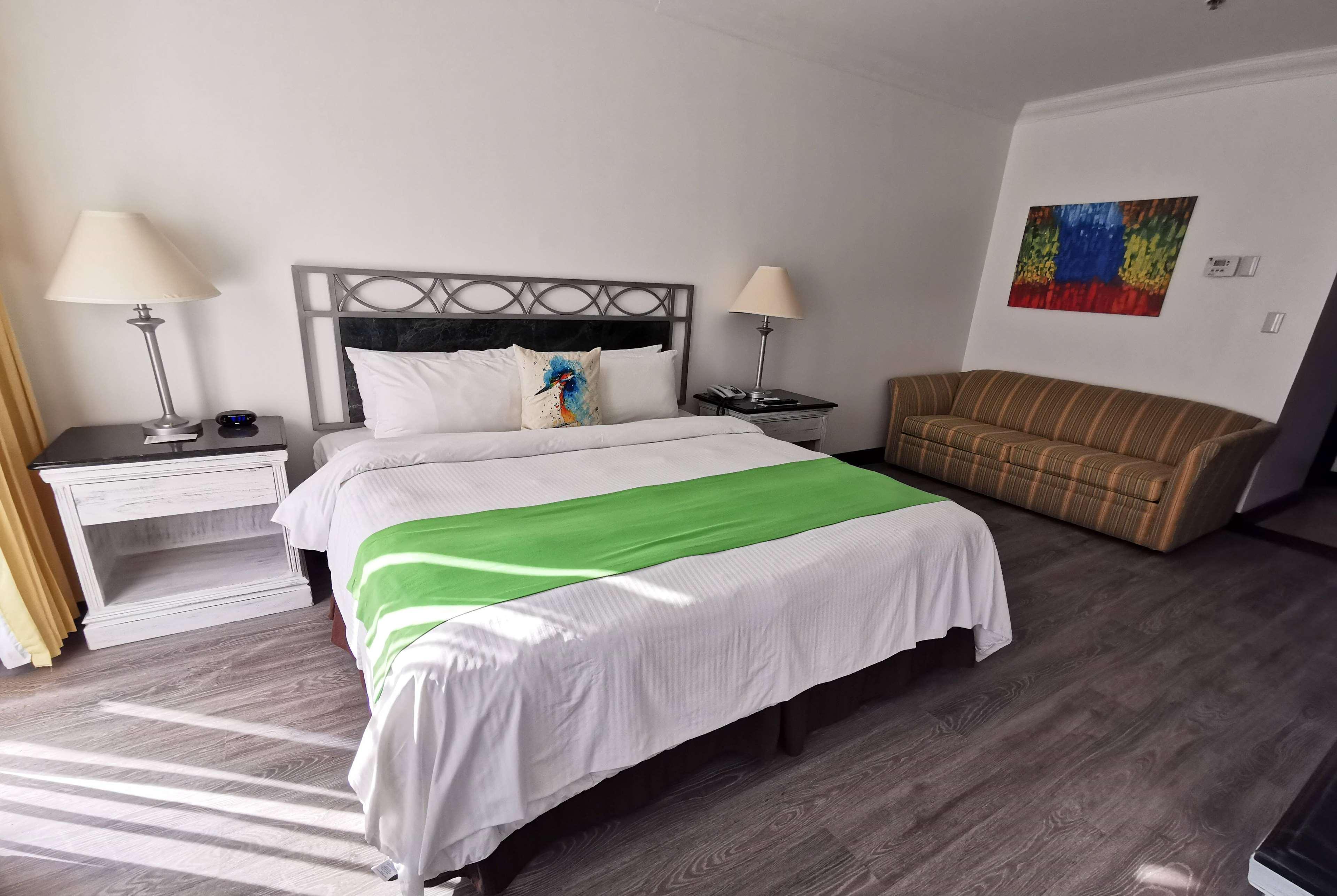 Wyndham San Jose Herradura Extérieur photo A room at the hotel