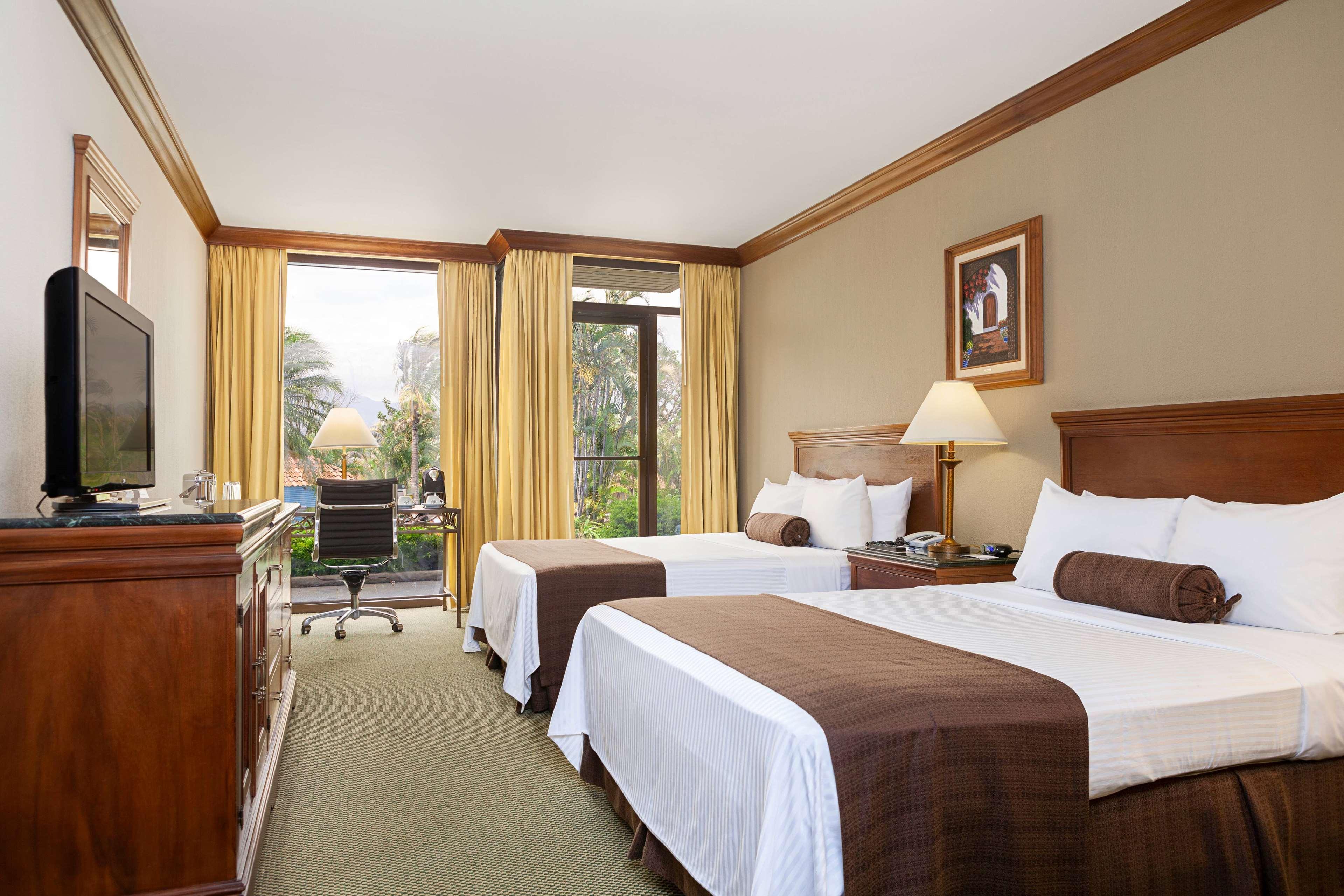 Wyndham San Jose Herradura Extérieur photo A typical guest room at the Hilton San Diego Bayfront