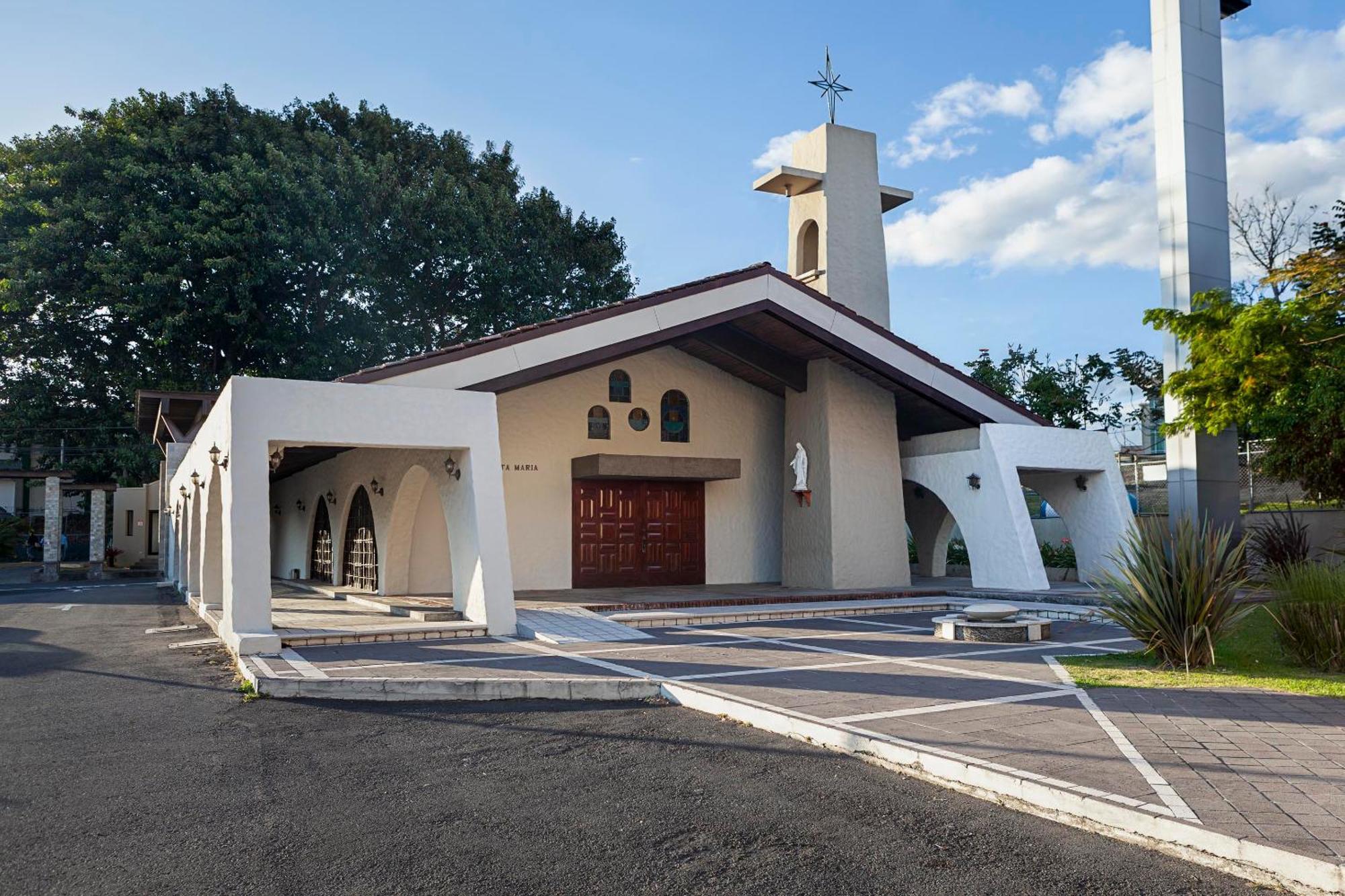 Wyndham San Jose Herradura Extérieur photo The church of the town