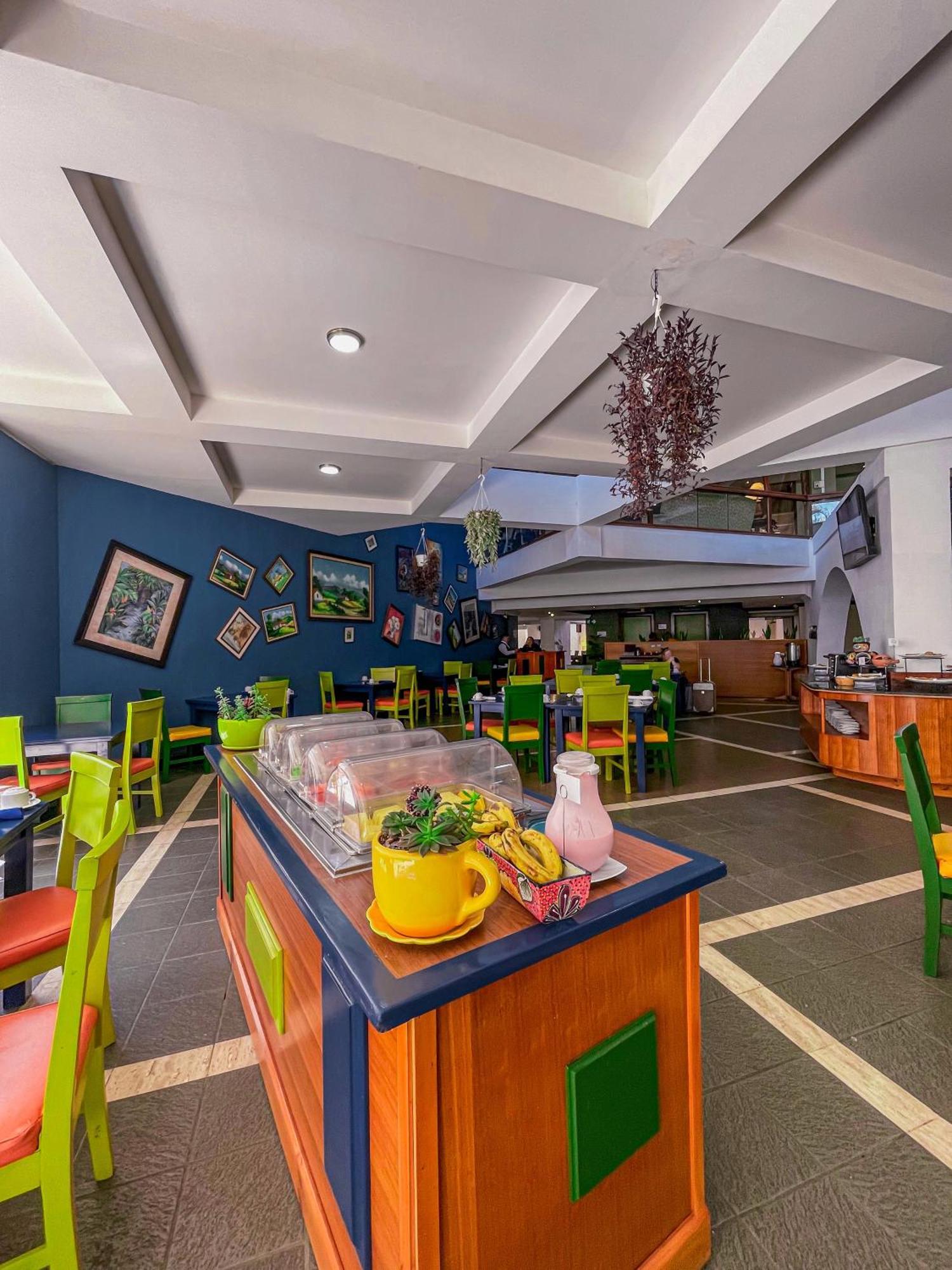 Wyndham San Jose Herradura Extérieur photo The restaurant