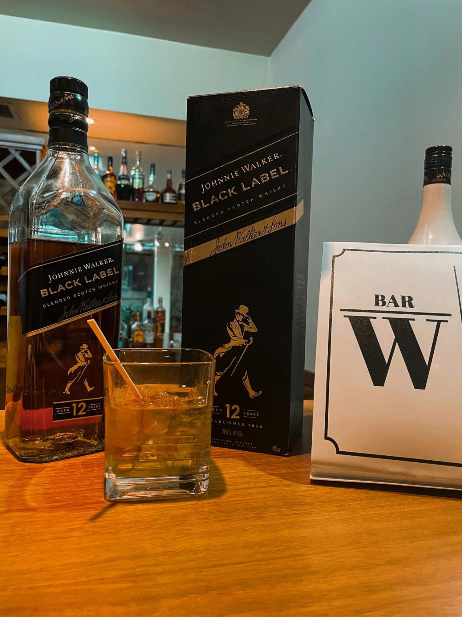 Wyndham San Jose Herradura Extérieur photo John Walker Black Label
