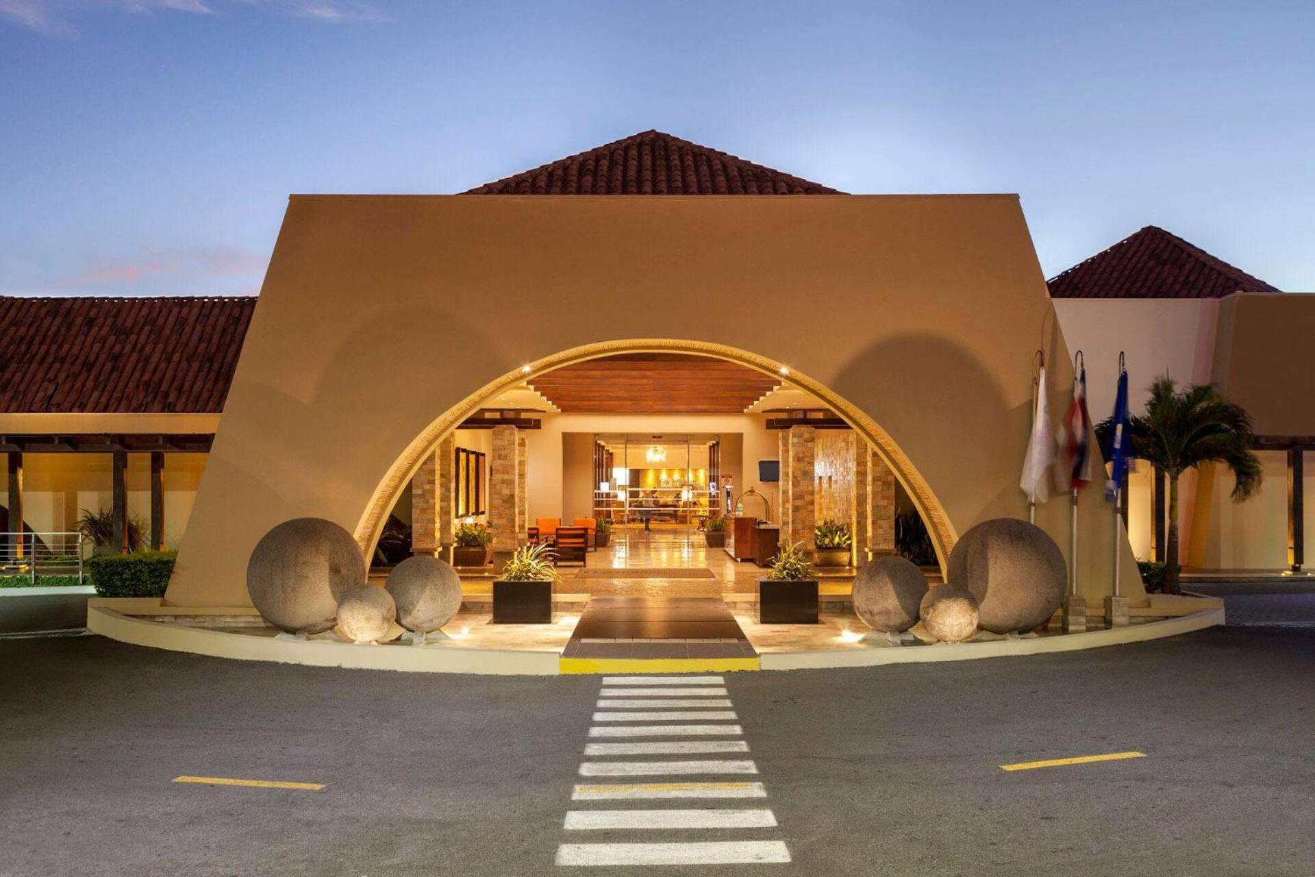 Wyndham San Jose Herradura Extérieur photo The entrance of the hotel