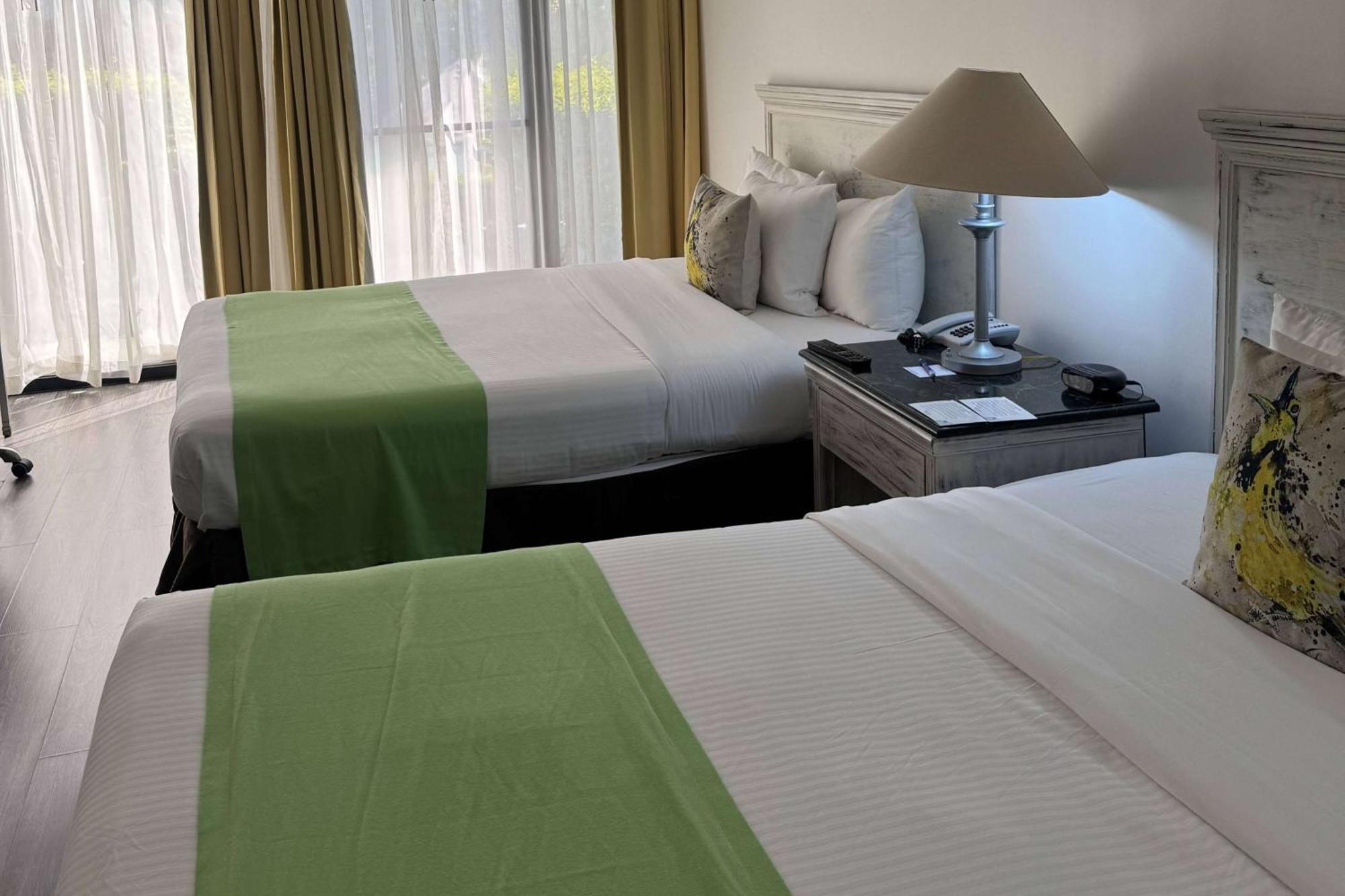 Wyndham San Jose Herradura Extérieur photo A room at the hotel